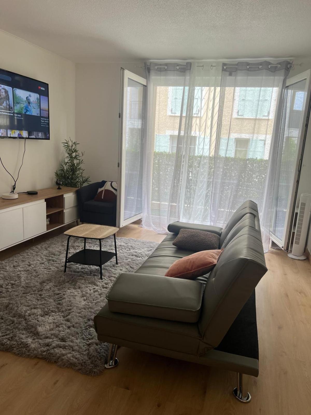 Champion Suites Sarcelles Εξωτερικό φωτογραφία